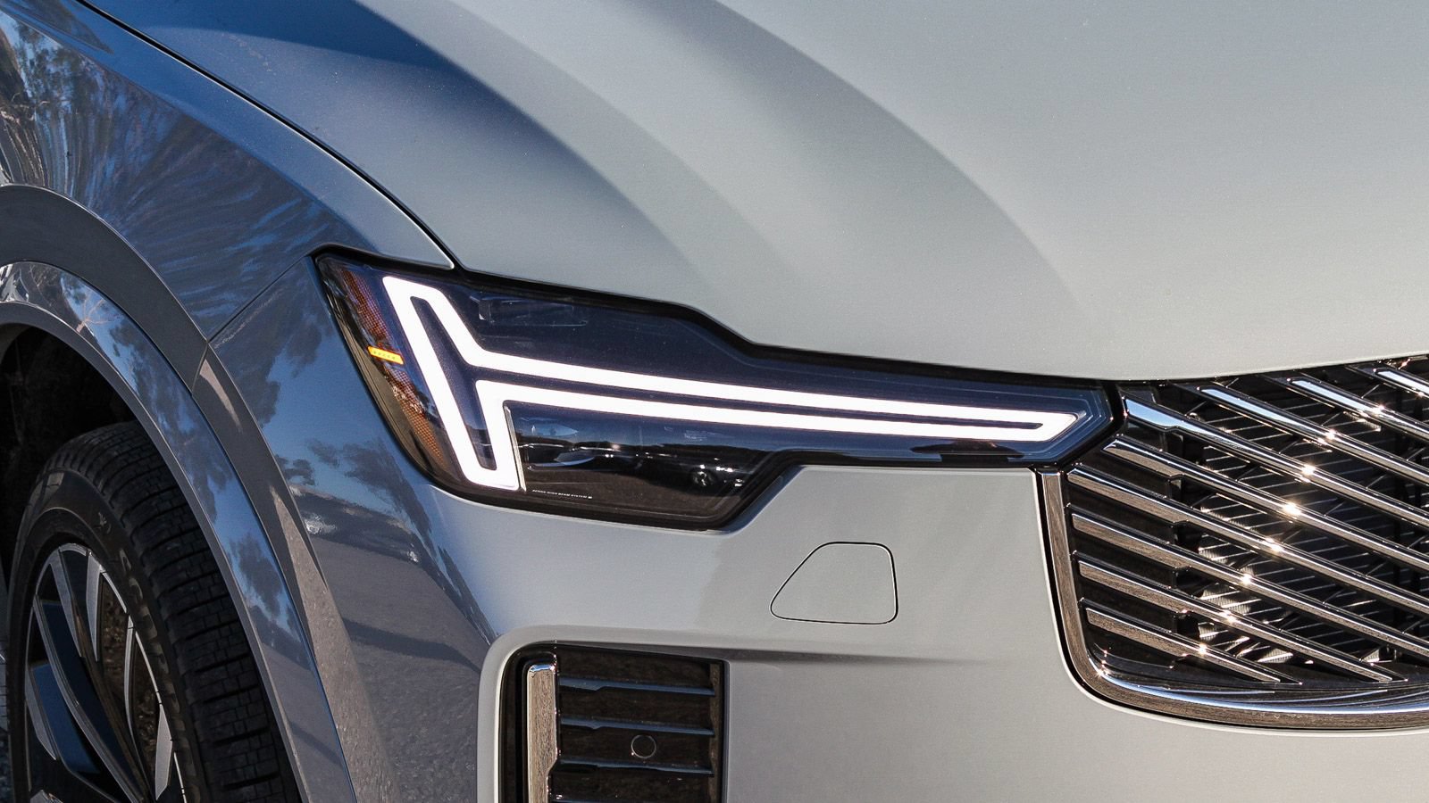 New 2026 Volvo XC90 T8 Ultra w/ Protection Package Premier AWD/4WD image 4