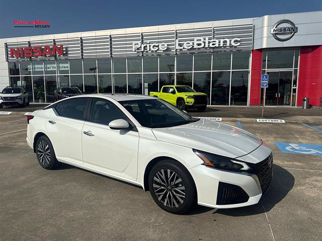 Certified 2024 Nissan Altima 2.5 SV w/ SV Premium Package AWD/4WD image 1