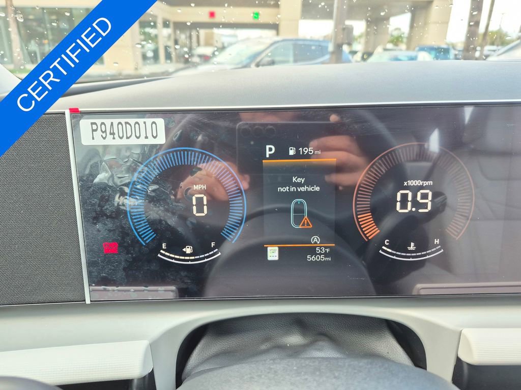 Used 2025 Hyundai Tucson SE image 15