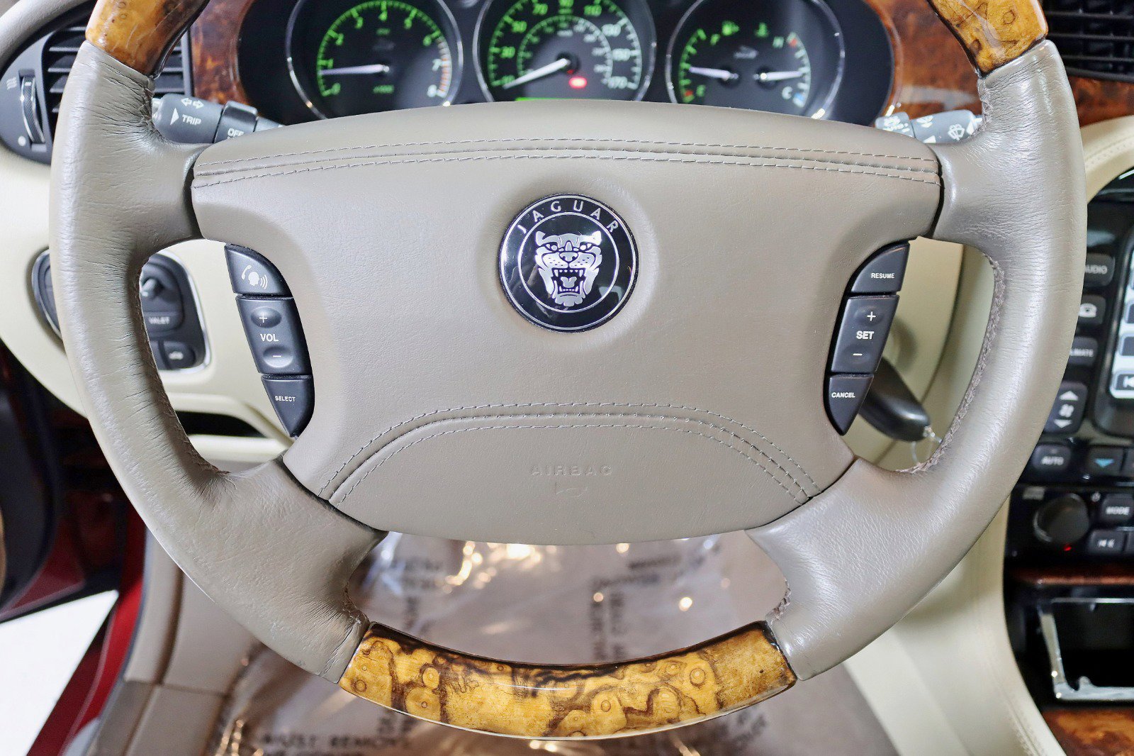 Used 2007 Jaguar XJ8 image 15