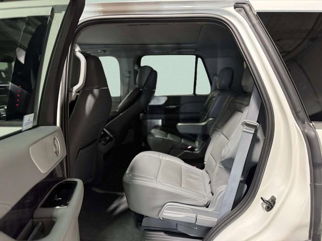 Used 2020 Lincoln Navigator Reserve w/ Luxury Package image 27