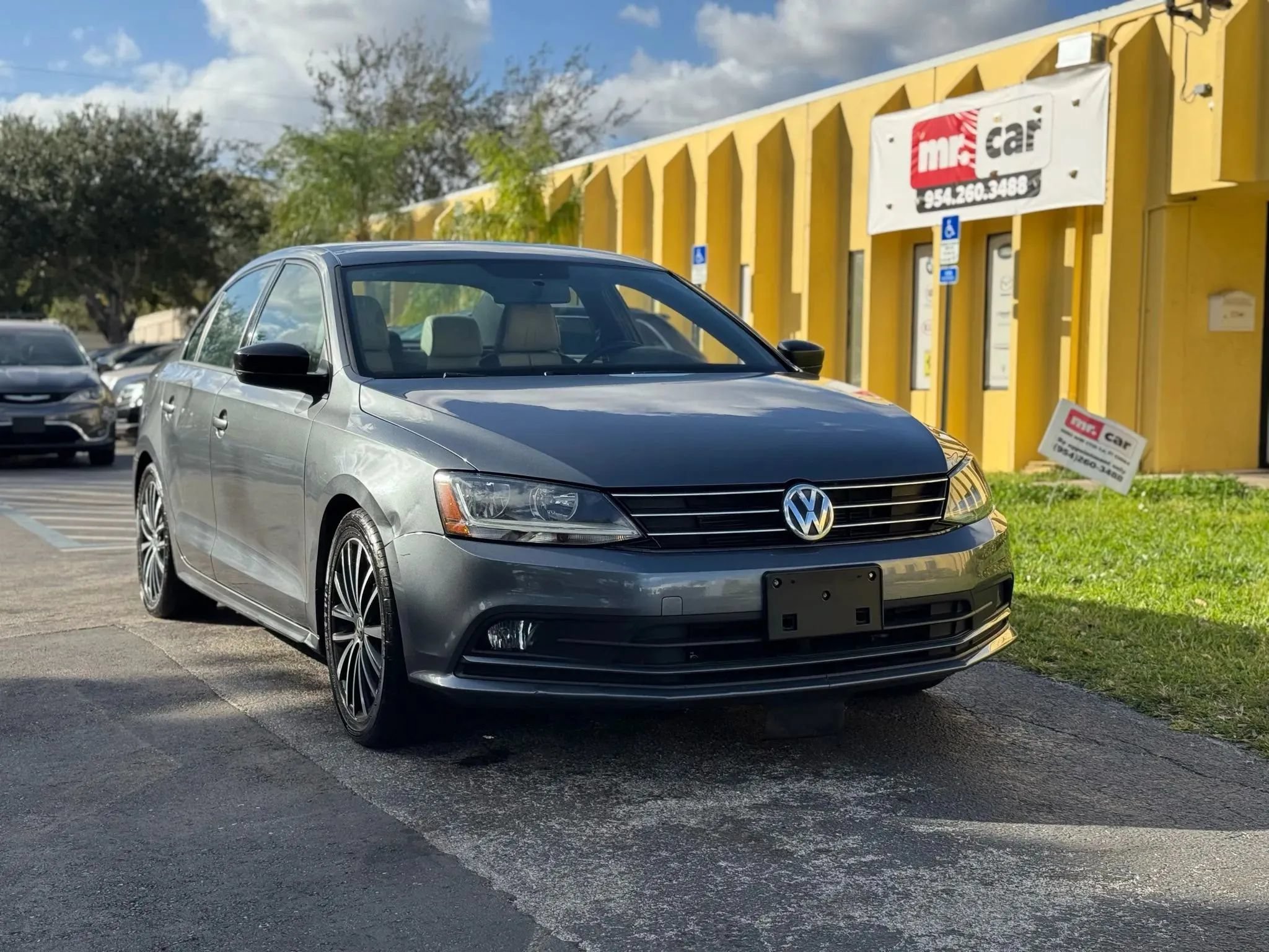 Used 2017 Volkswagen Jetta Sport FWD image 4
