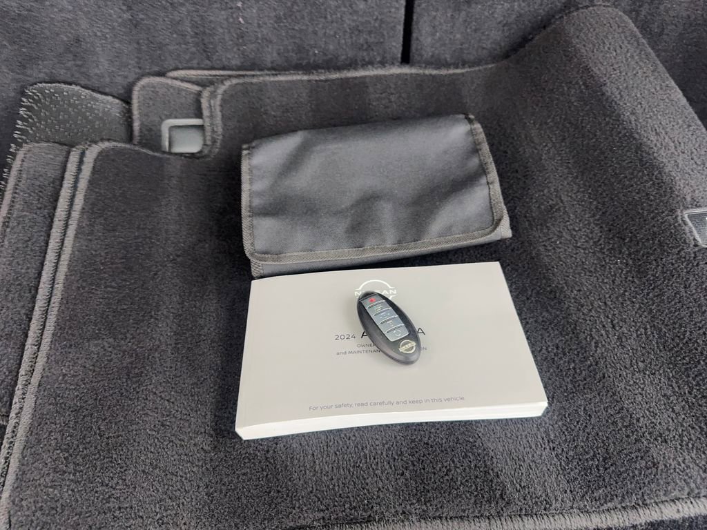 Used 2024 Nissan Armada SL image 88