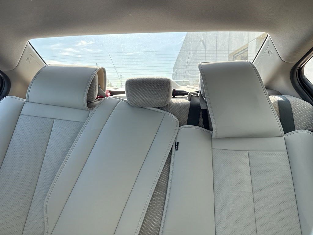 Used 2015 Honda Civic Hybrid Sedan image 8