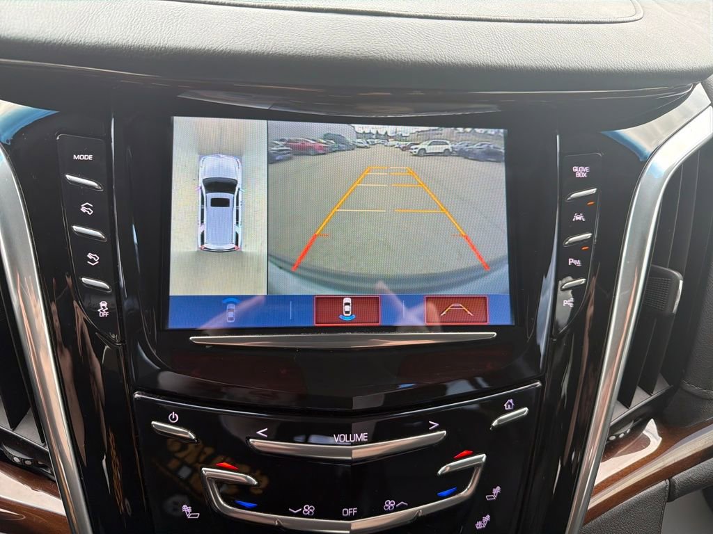 Used 2020 Cadillac Escalade Luxury w/ Escalade Sport Edition image 11