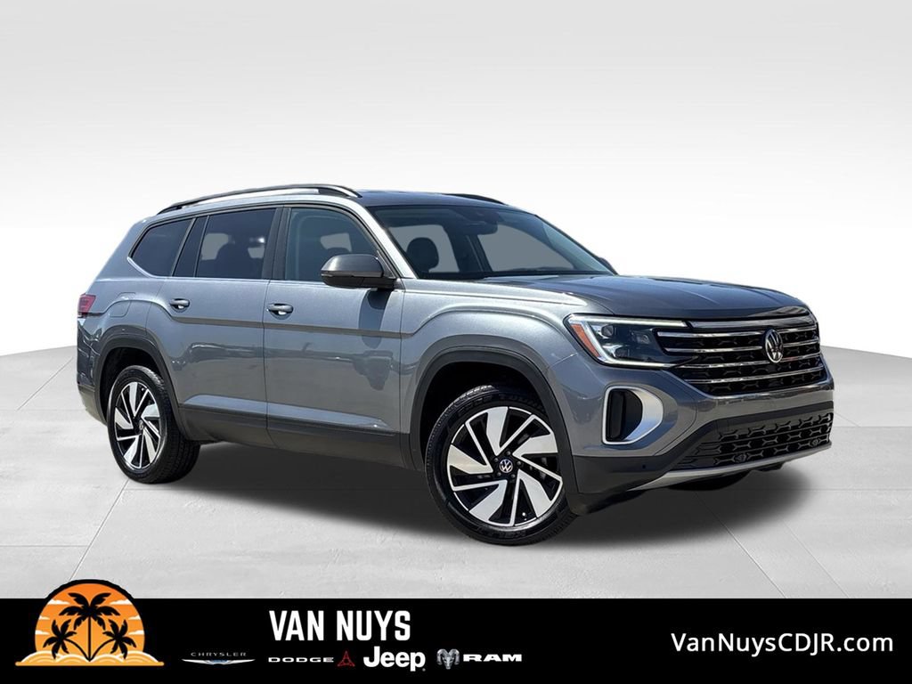 Used 2025 Volkswagen Atlas SE FWD image 1