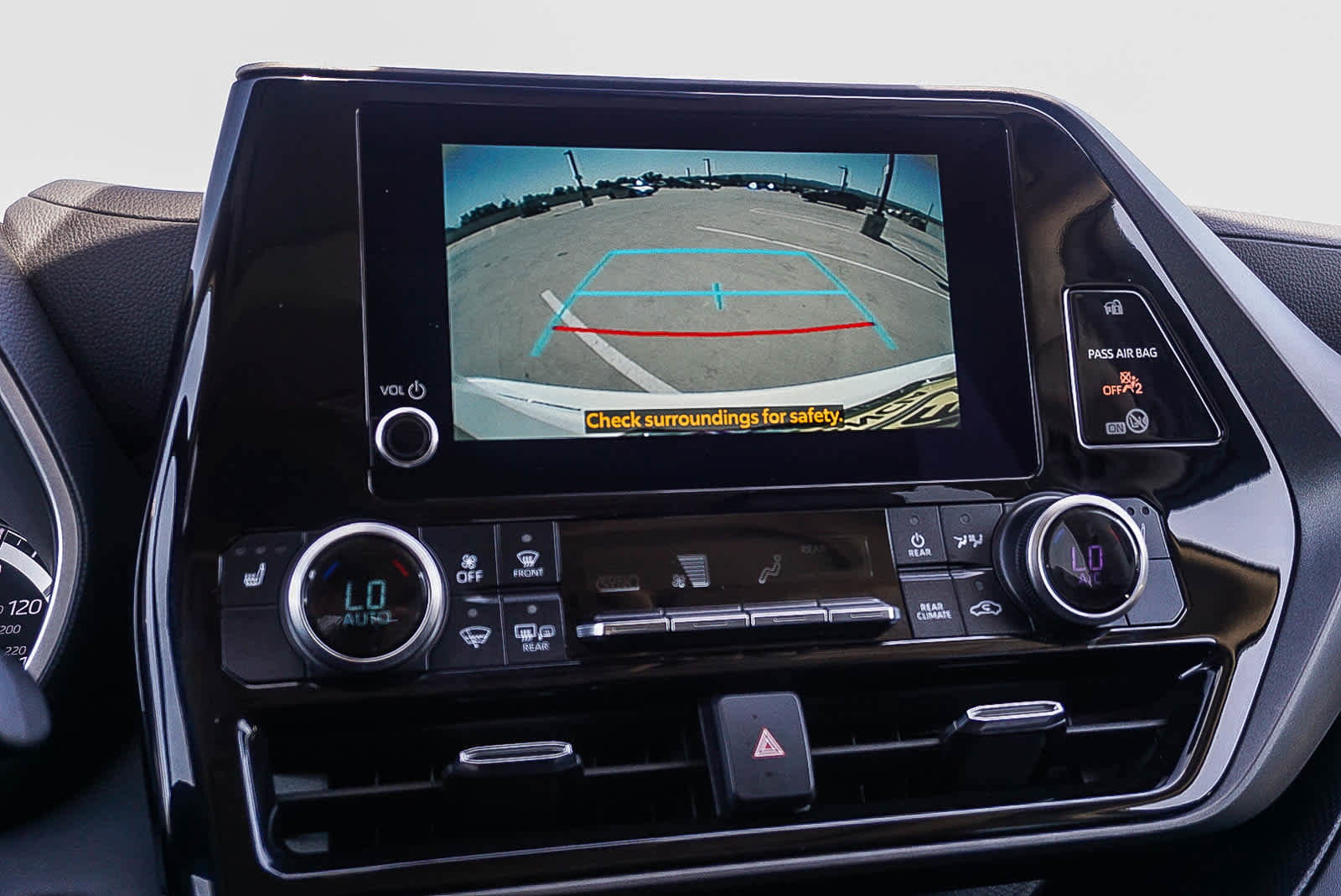 Used 2023 Toyota Highlander XLE FWD image 31