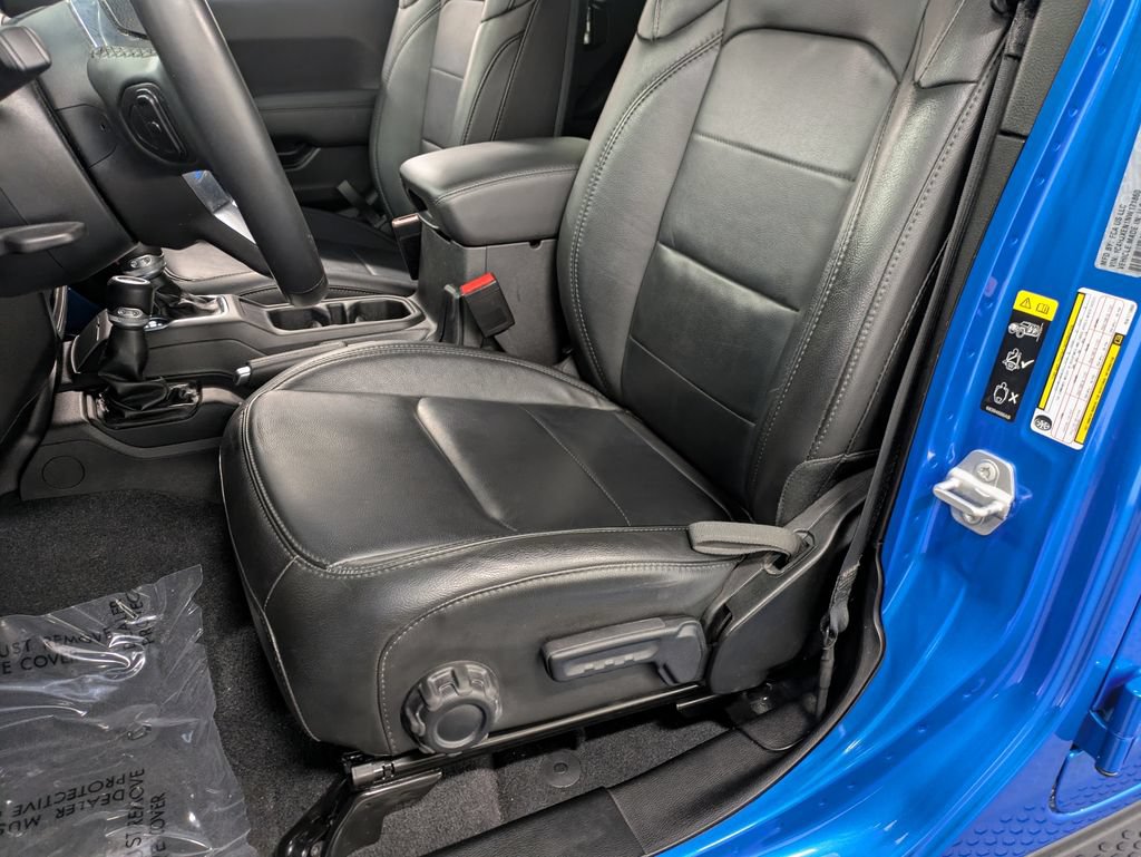 Used 2022 Jeep Wrangler Unlimited Sahara AWD/4WD image 10