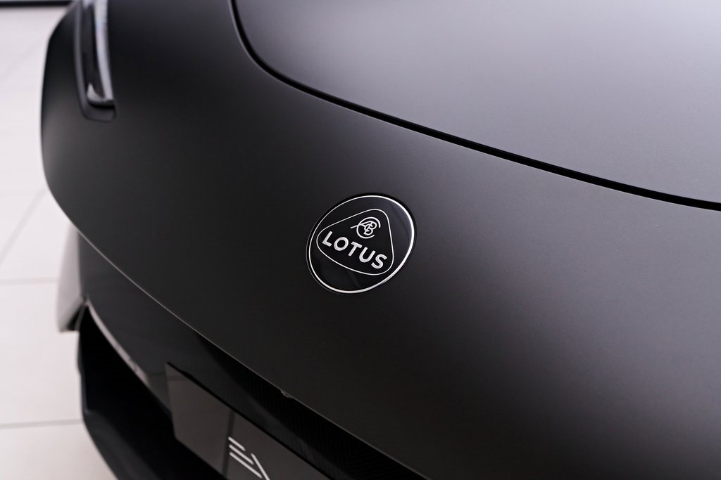 Used 2025 Lotus Eletre image 28