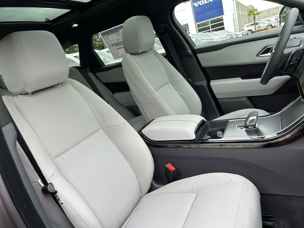 New 2026 Land Rover Range Rover Velar Dynamic SE image 21