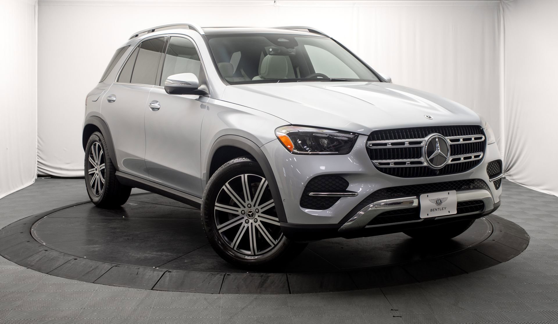 Used 2024 Mercedes-Benz GLE 350 4MATIC w/ Winter Package image 1