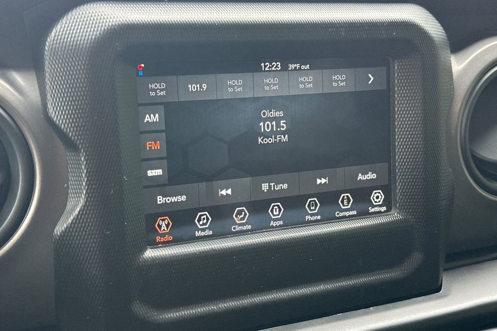 Used 2022 Jeep Wrangler Willys image 19