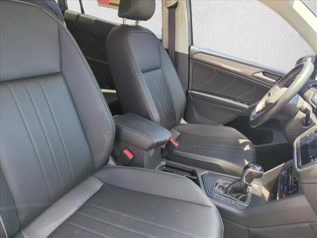 Used 2023 Volkswagen Tiguan SE FWD image 26