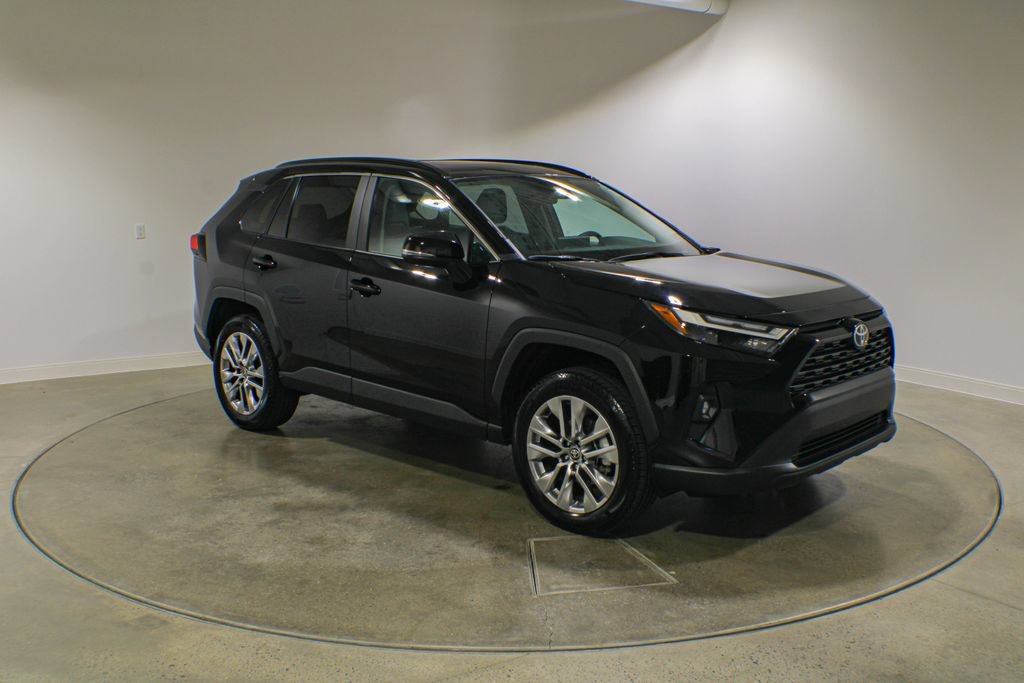 Used 2025 Toyota RAV4 XLE Premium w/ Weather Package AWD/4WD image 7