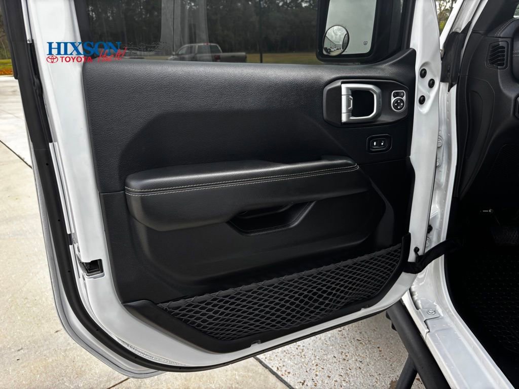 Used 2019 Jeep Wrangler Unlimited Sahara image 9