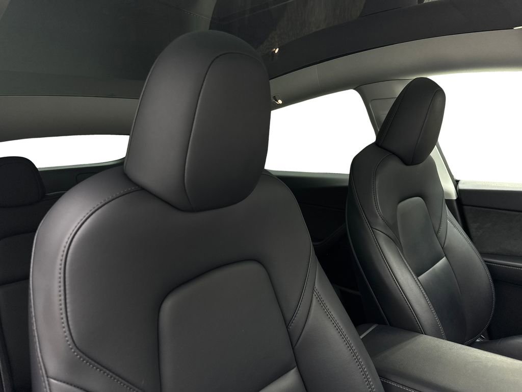 Used 2024 Tesla Model Y Long Range image 45