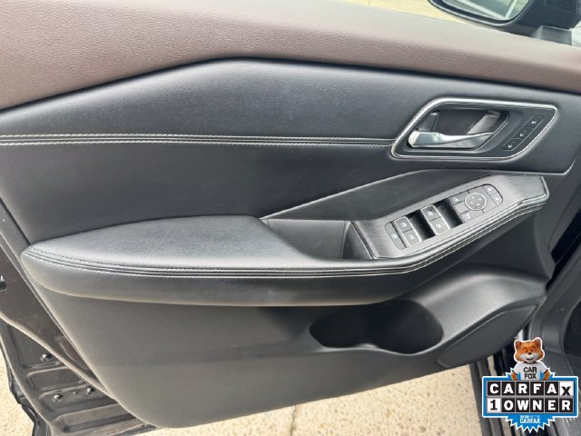 Used 2022 Nissan Rogue Platinum w/ Head-Up Display Package AWD/4WD image 18