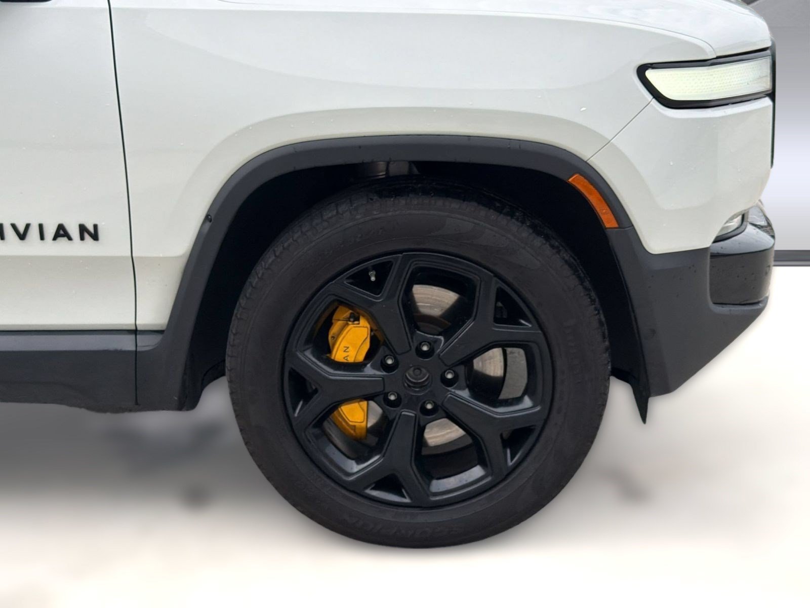 Used 2022 Rivian R1T Adventure AWD/4WD image 12