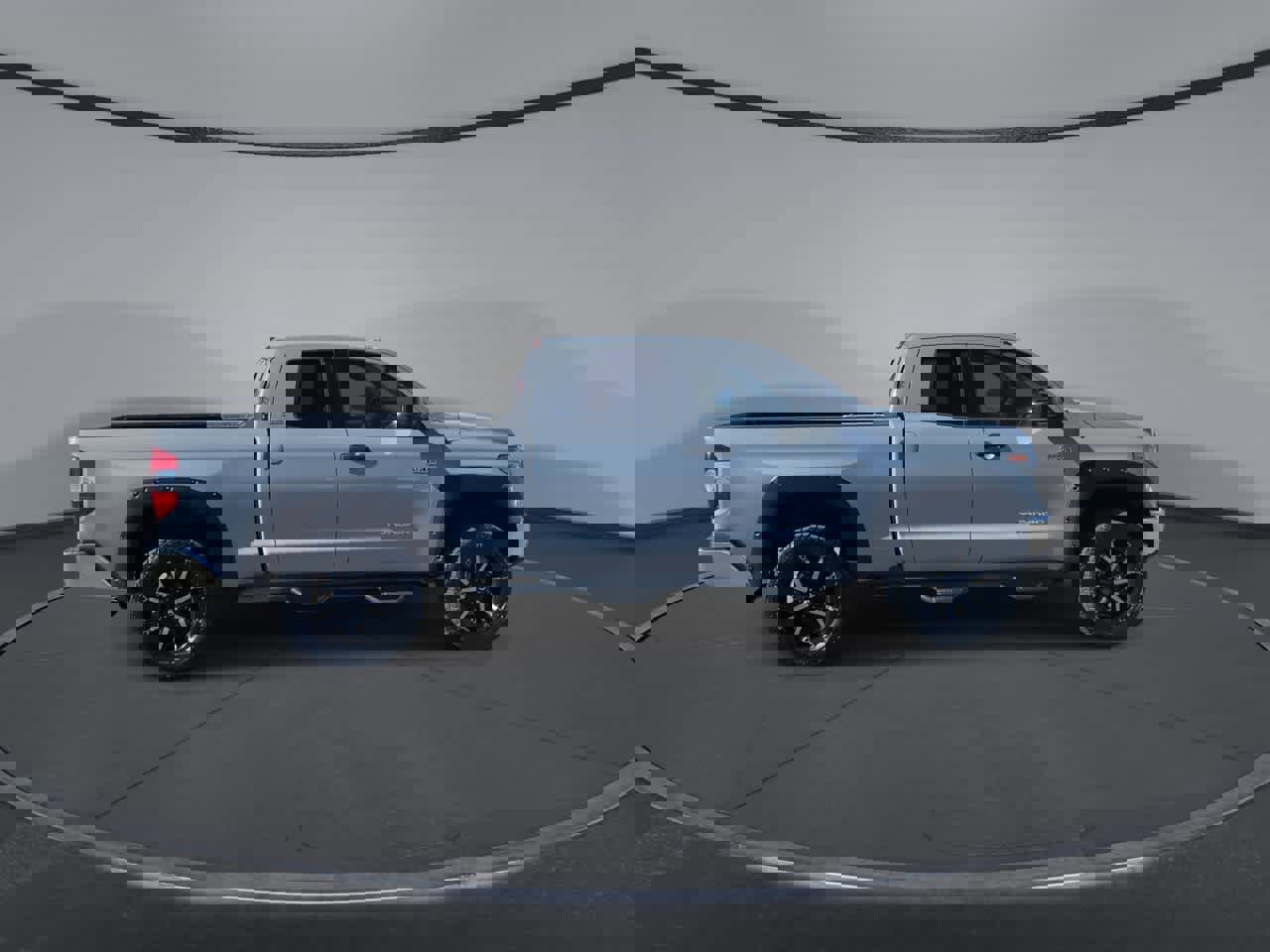 Used 2018 Toyota Tundra SR5 w/ TRD Off Road Package image 9