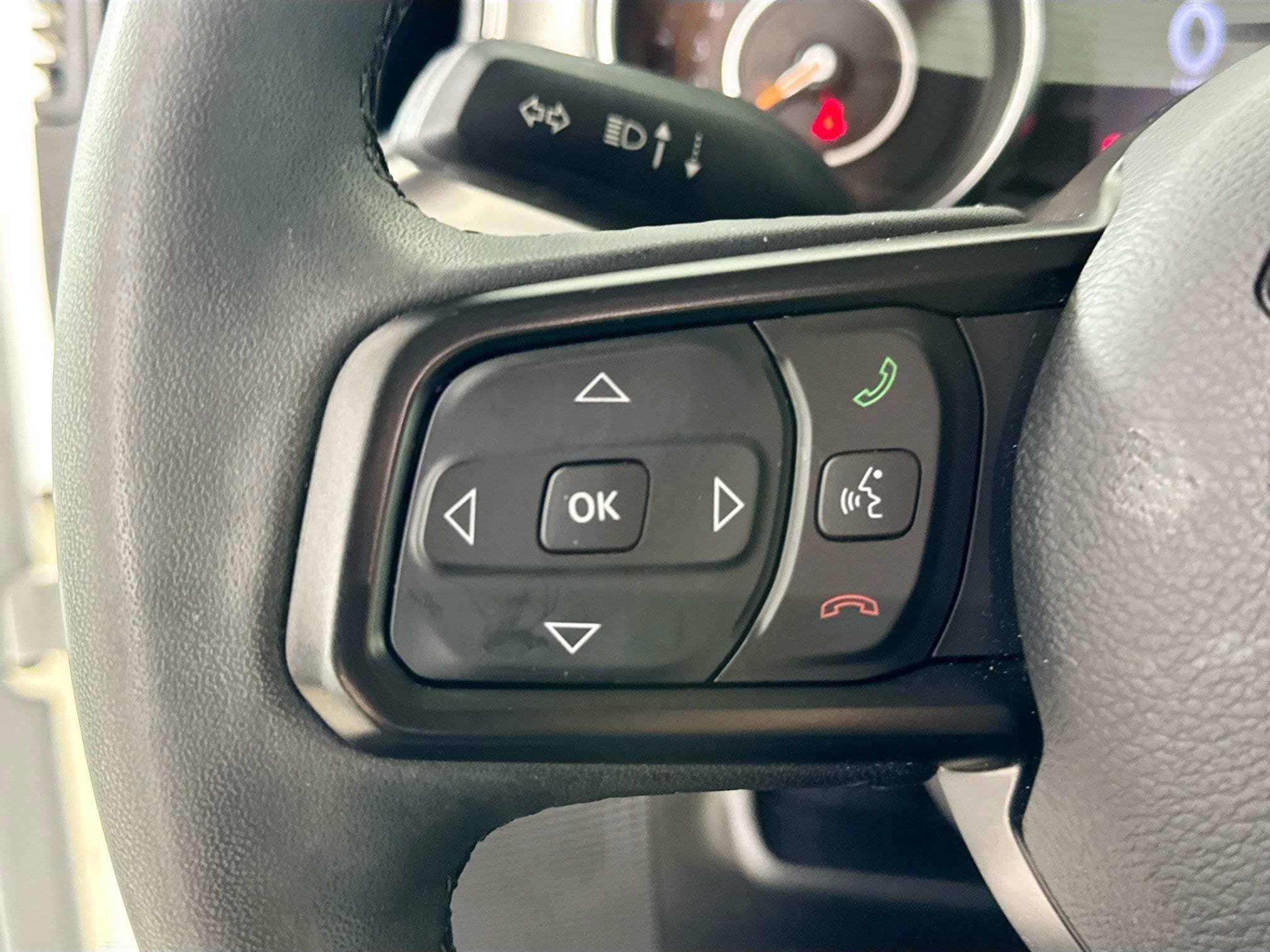 Used 2023 Jeep Gladiator Sport AWD/4WD image 12