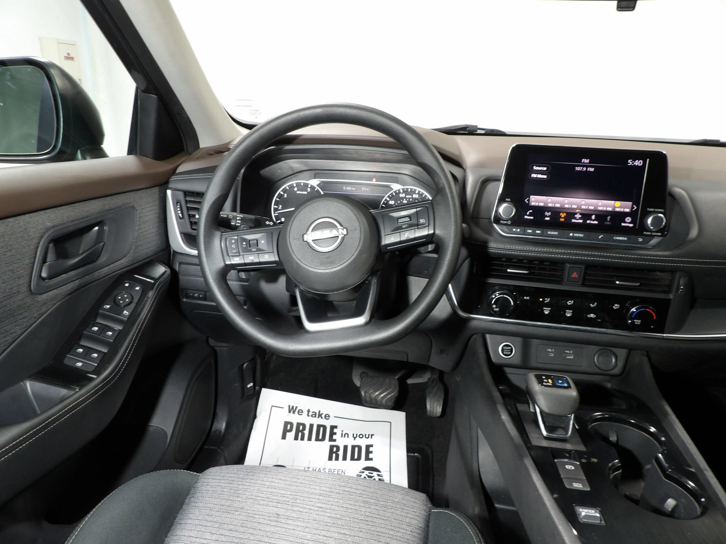 Used 2022 Nissan Rogue S FWD image 12