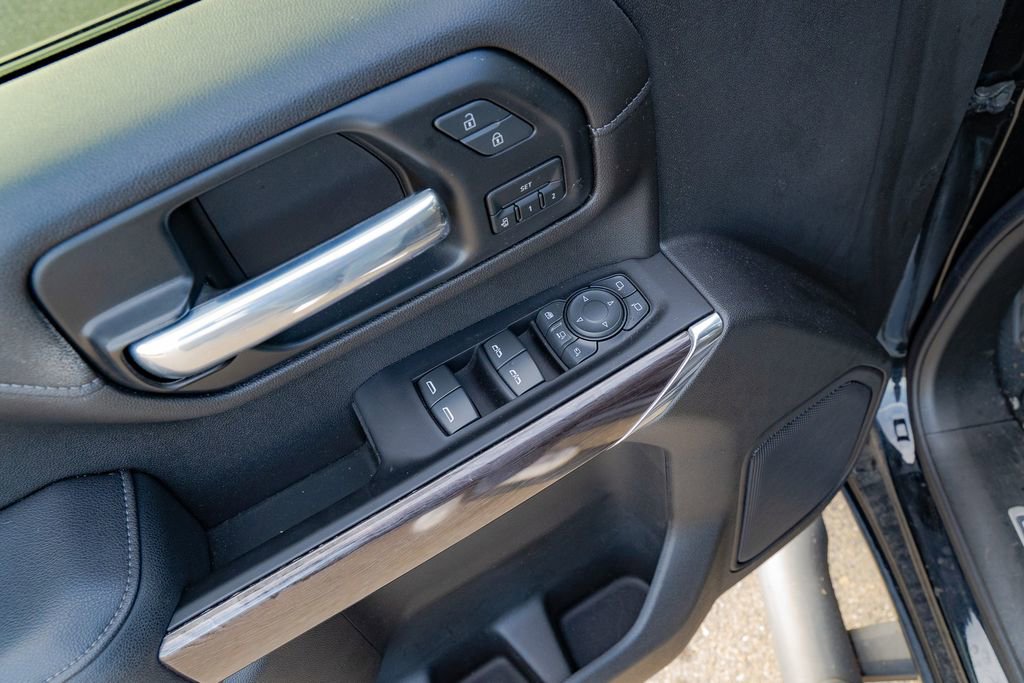 Used 2022 Chevrolet Silverado 3500 LTZ w/ LTZ Plus Package image 18