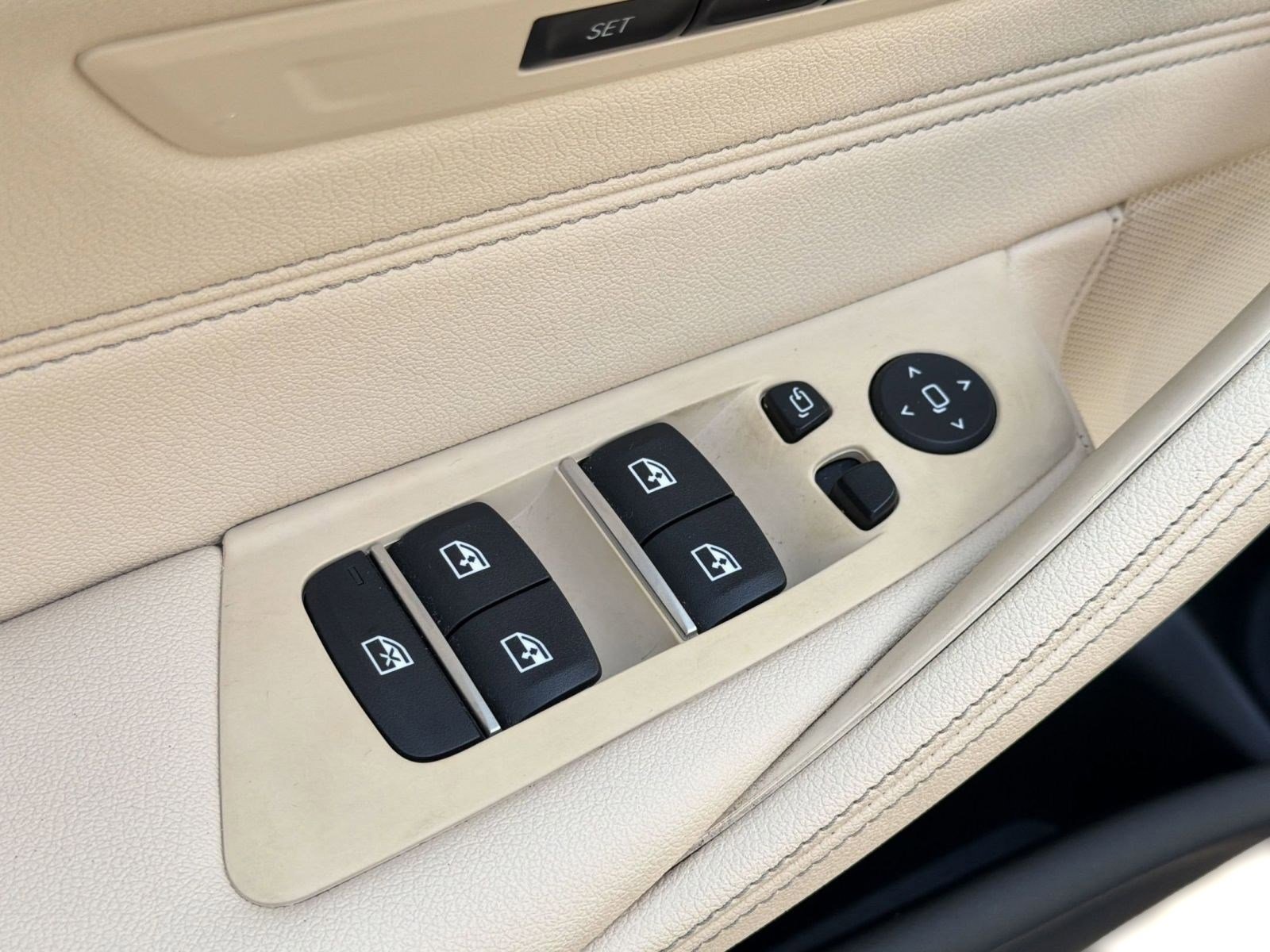 Certified 2023 BMW 530e xDrive w/ Convenience Package image 22