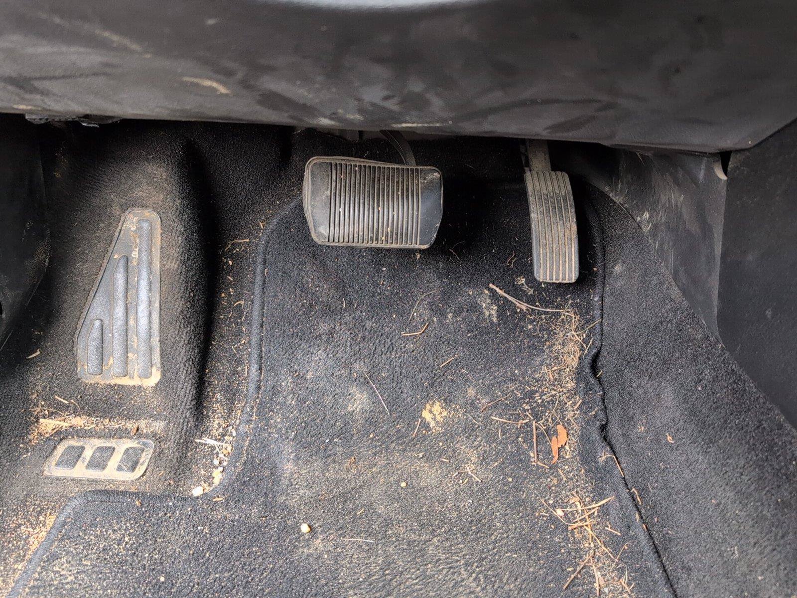 Used 2012 Dodge Avenger SE FWD image 27