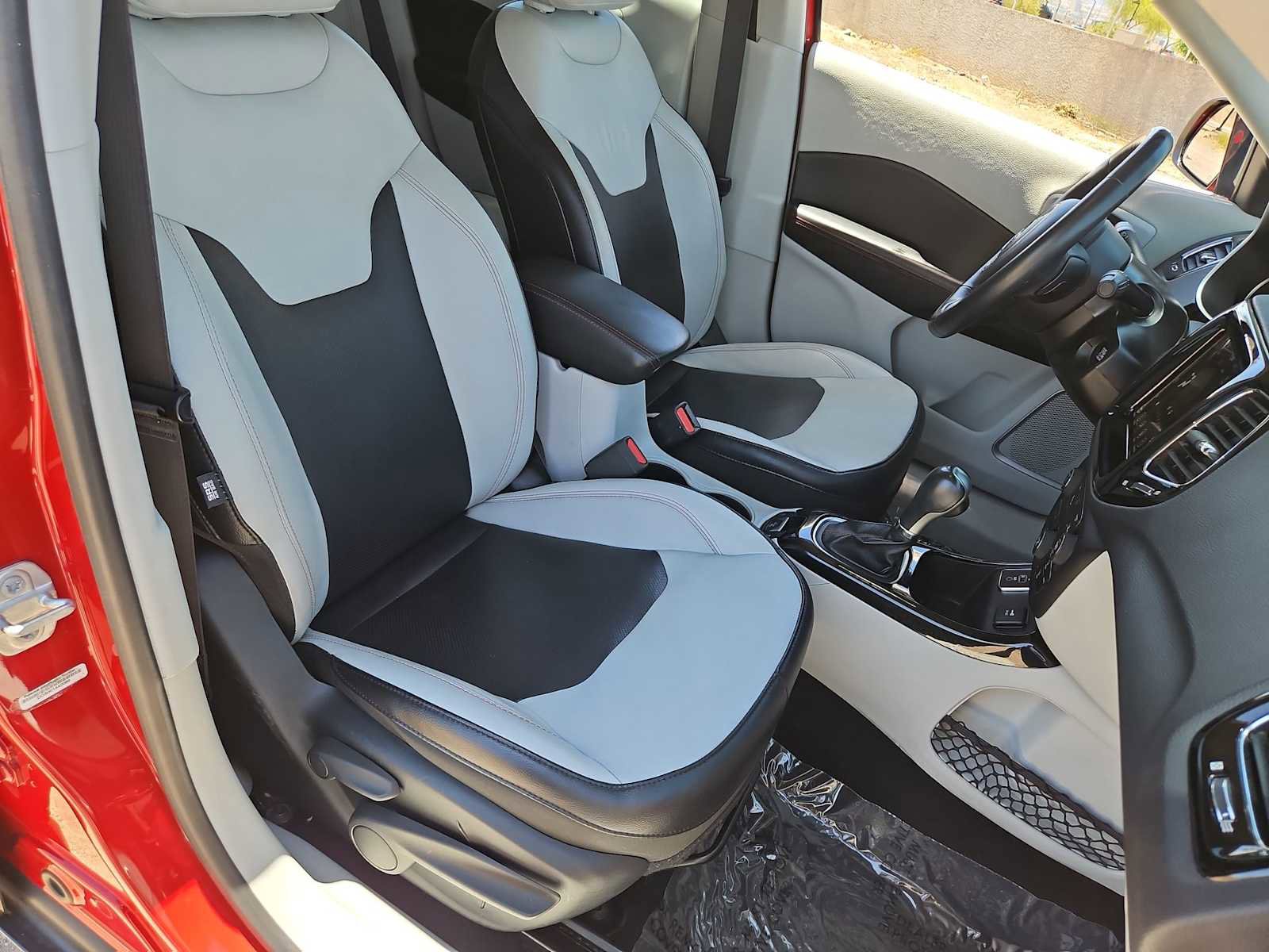 Used 2018 Jeep Compass Limited w/ Navigation Group FWD image 21