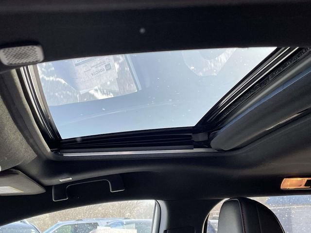 Used 2025 Toyota Sienna XSE image 19