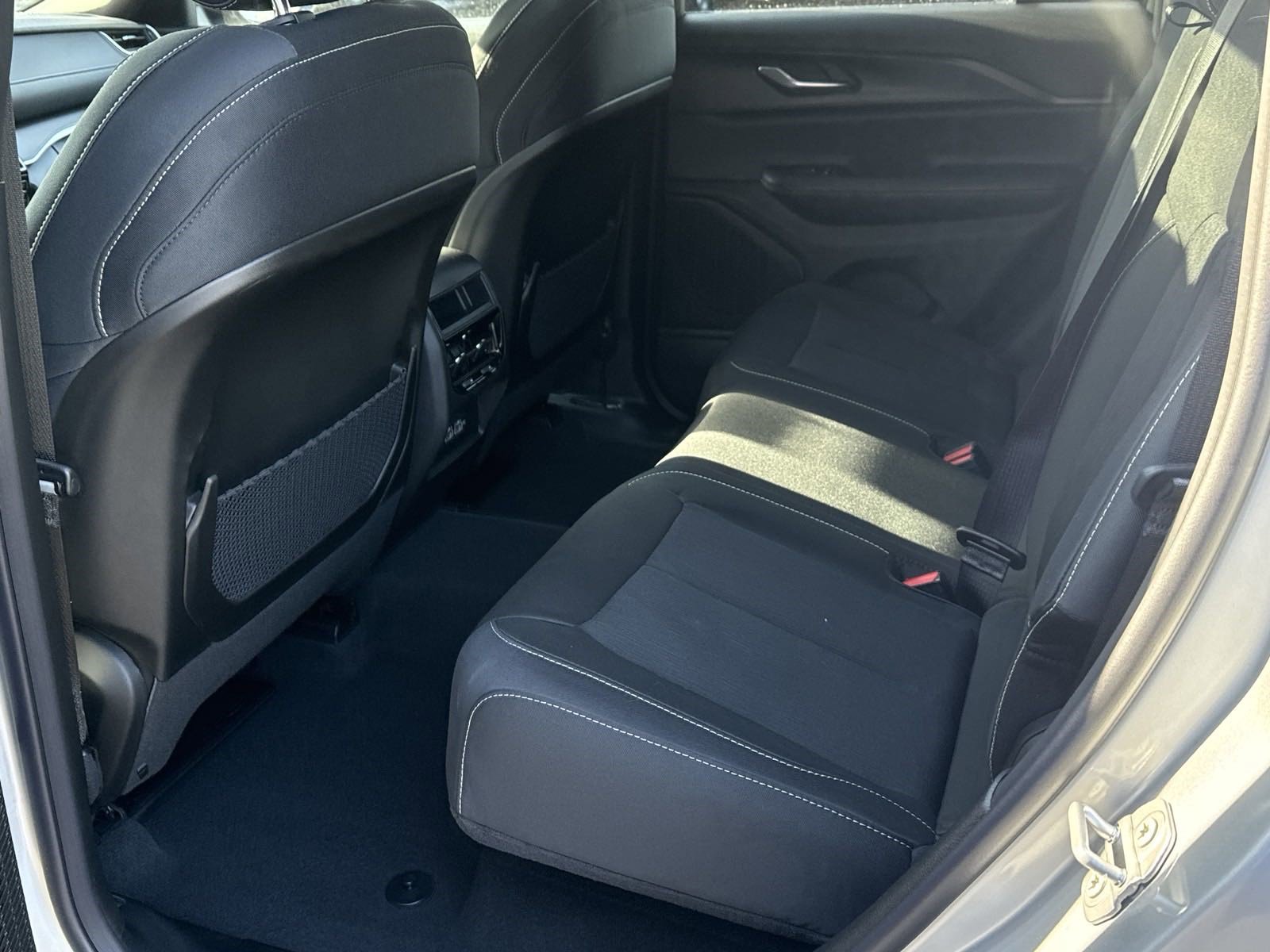 New 2025 Jeep Grand Cherokee Laredo X image 24