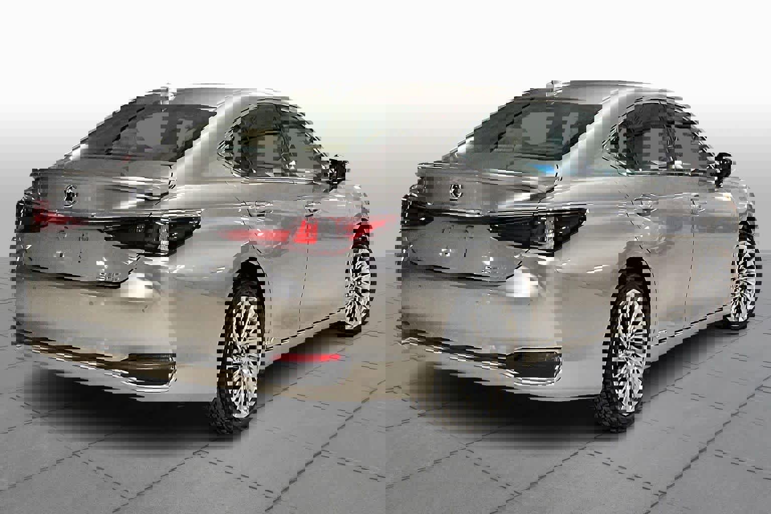 Used 2021 Lexus ES 300h Ultra Luxury w/ Accessory Package 2 image 13