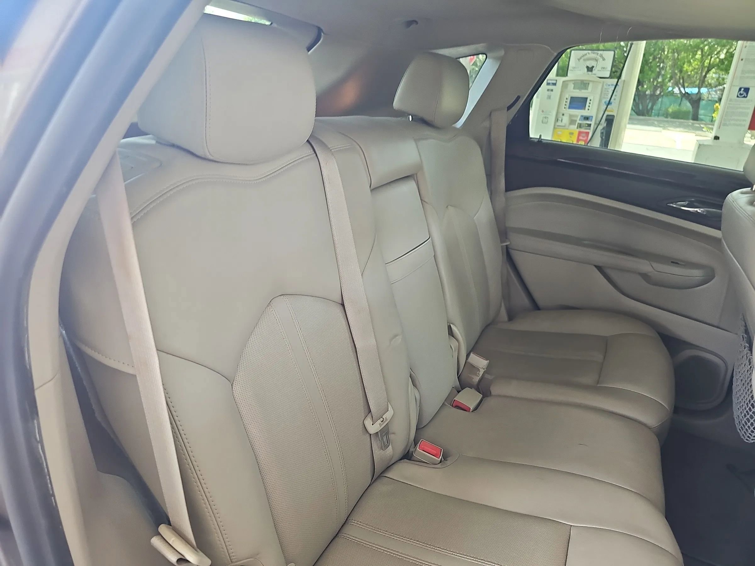 Used 2011 Cadillac SRX Luxury image 41
