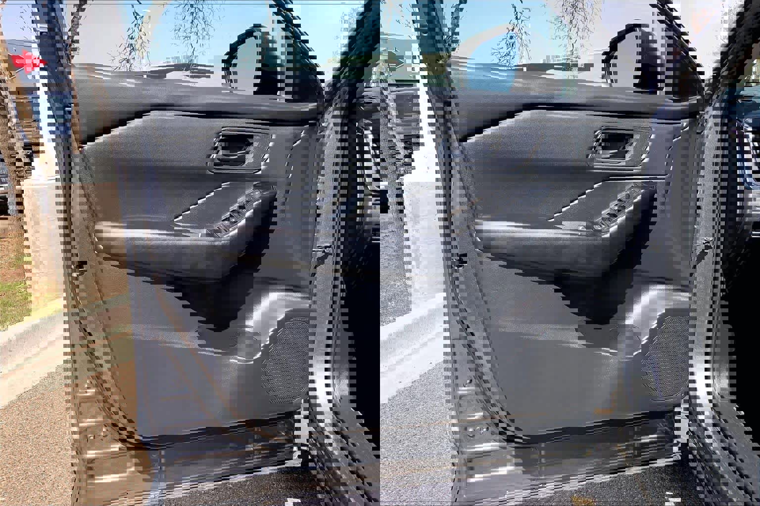 Used 2024 Nissan Rogue S image 22