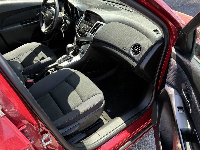 Used 2014 Chevrolet Cruze LT FWD image 17