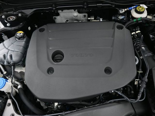 Used 2024 Volvo XC40 B5 Plus w/ Climate Package image 36