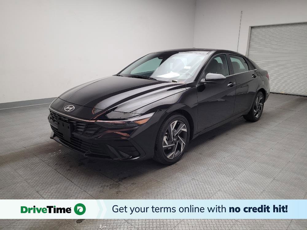 Used 2025 Hyundai Elantra SEL image 1