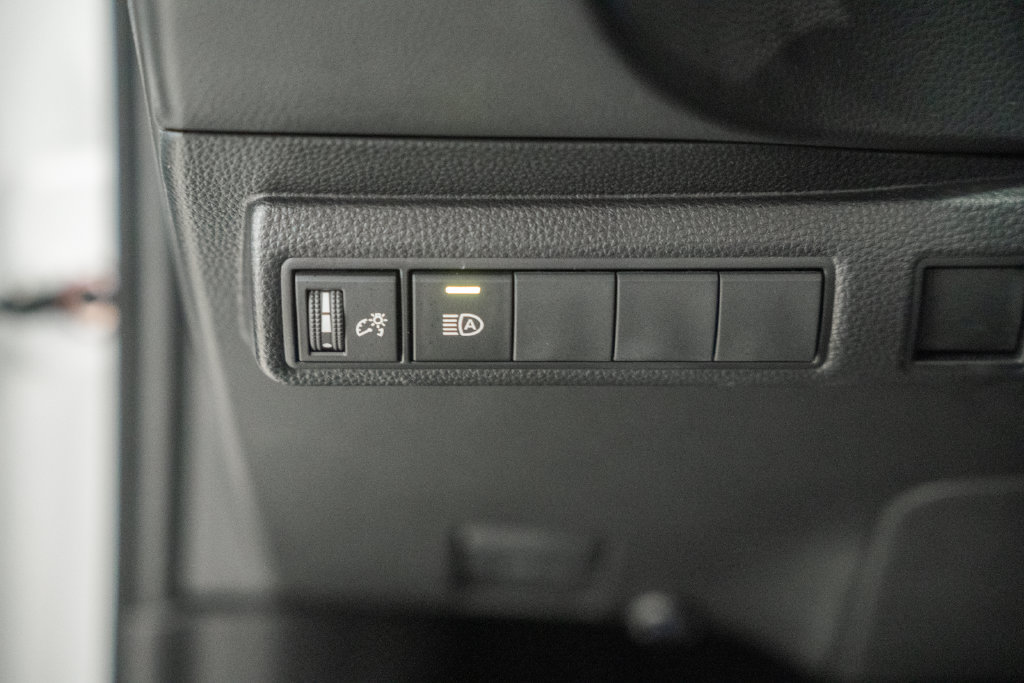 Used 2023 Toyota Corolla LE w/ Carpet Mat Package (TMS) FWD image 30