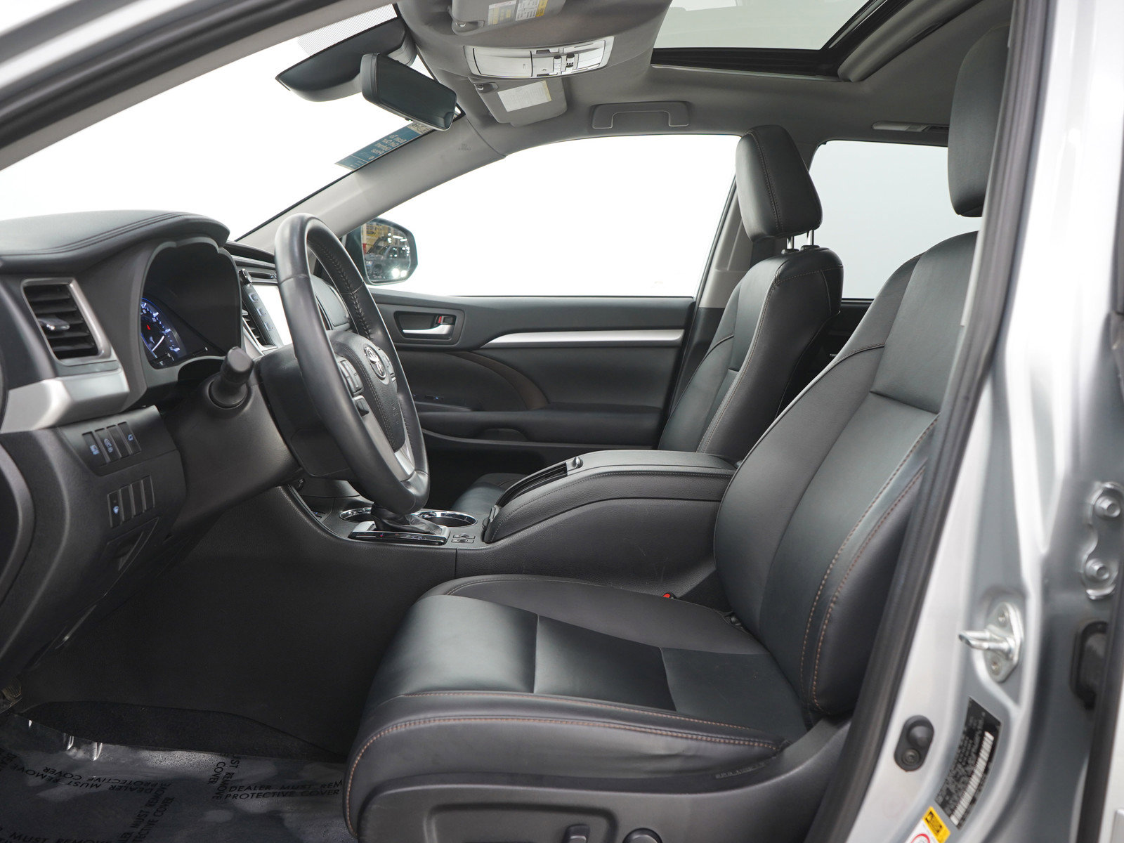 Used 2019 Toyota Highlander XLE AWD/4WD image 26
