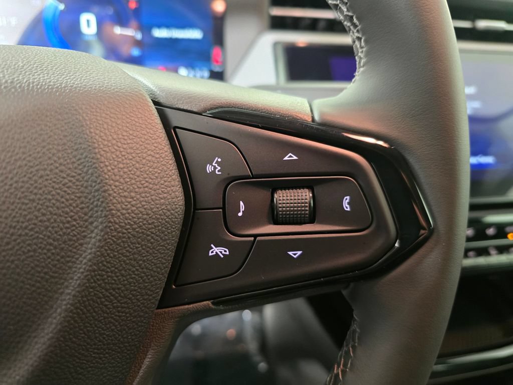 New 2027 Chevrolet Bolt LT w/ Comfort Package FWD image 29