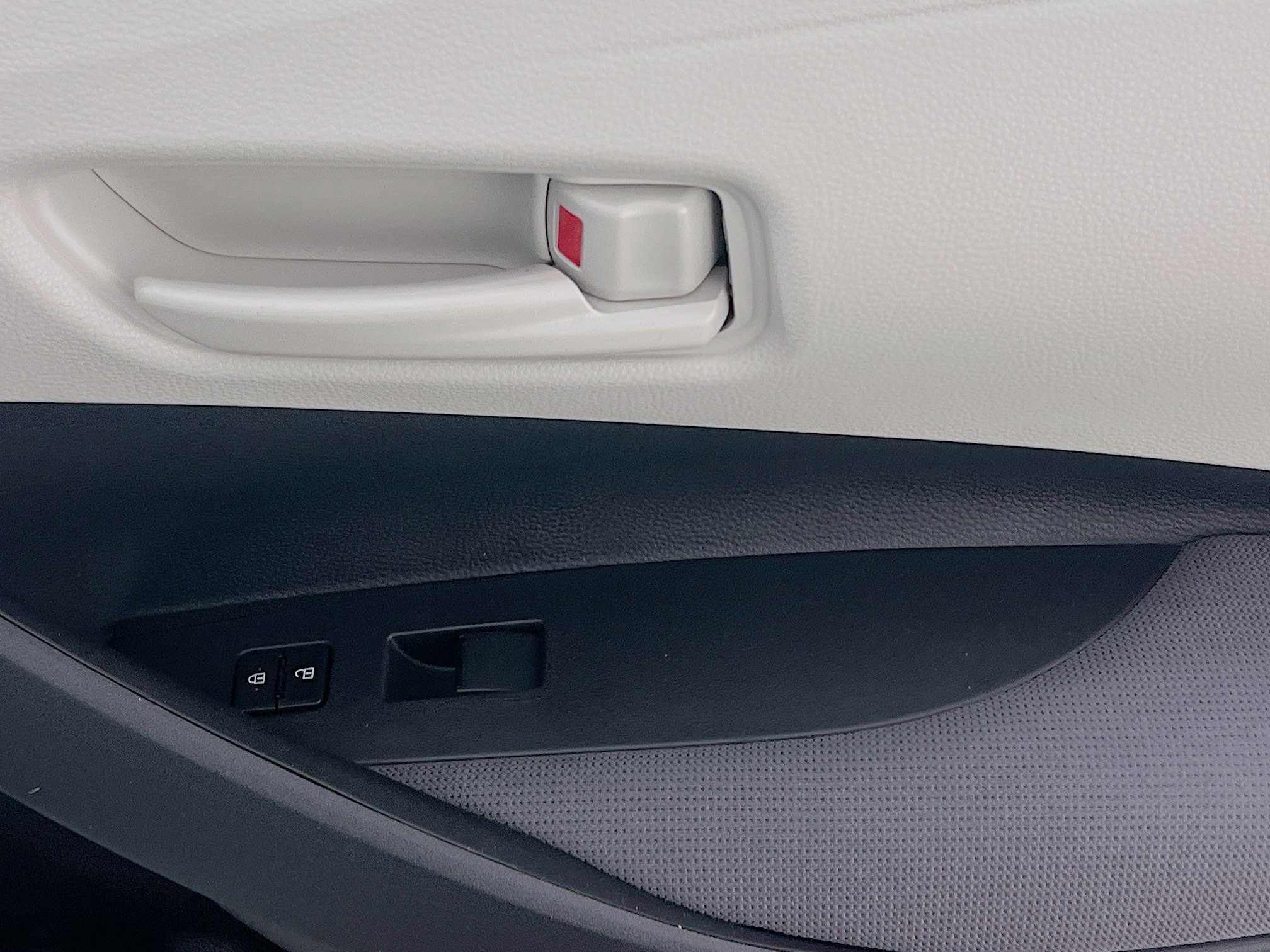 Used 2025 Toyota Corolla LE FWD image 31