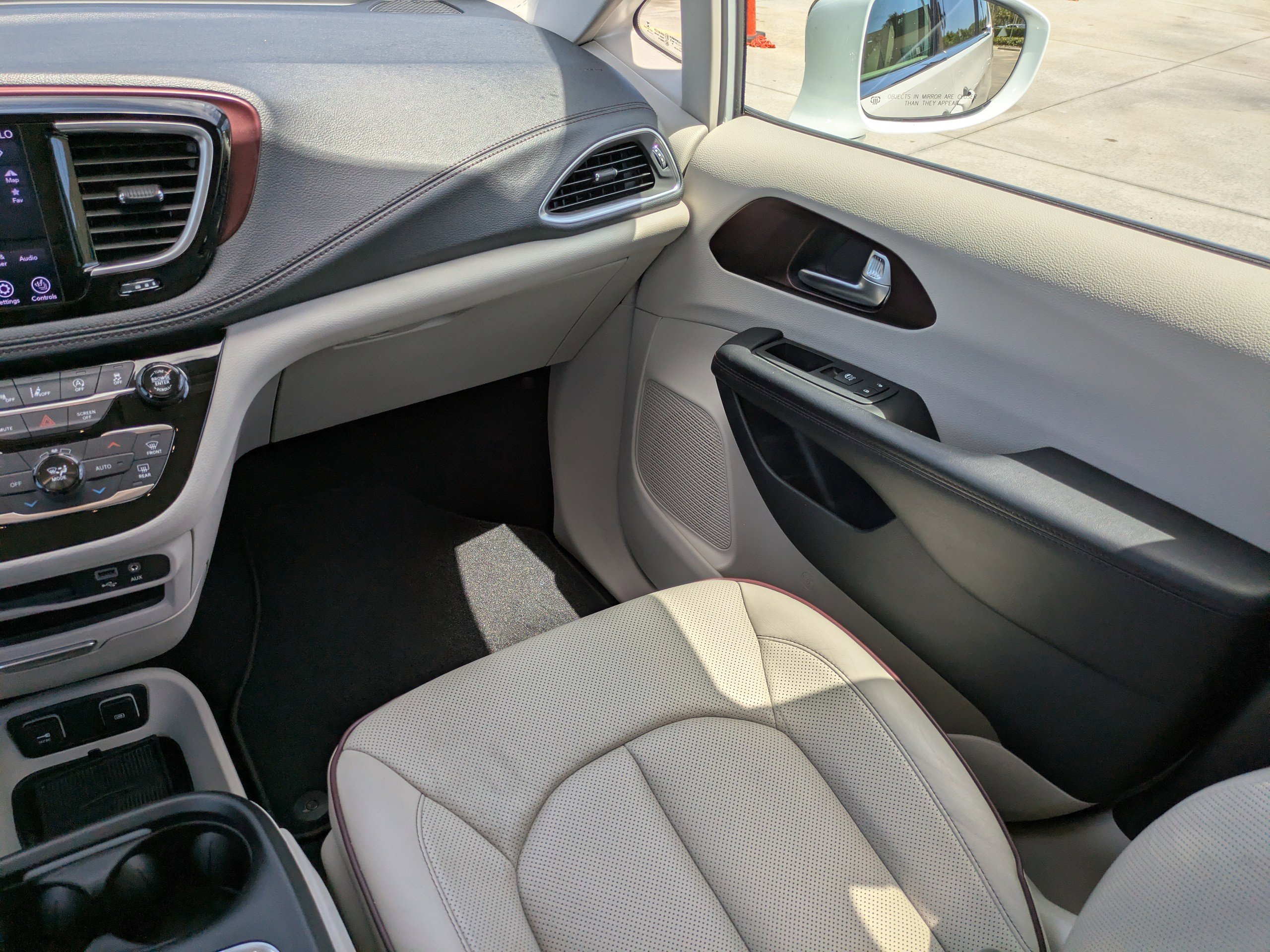 Used 2019 Chrysler Pacifica Limited w/ Advanced Safetytec Group image 13