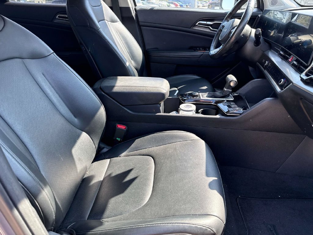 Used 2023 Kia Sportage EX AWD/4WD image 13