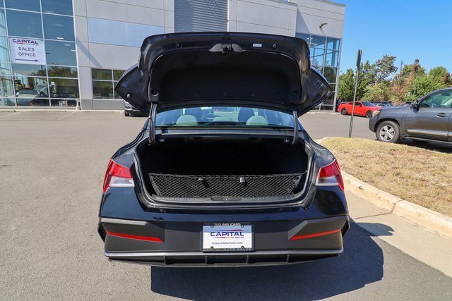 Used 2024 Hyundai Elantra SE image 42