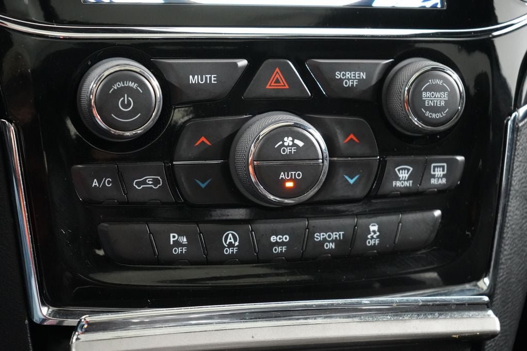 Used 2020 Jeep Grand Cherokee Overland AWD/4WD image 21