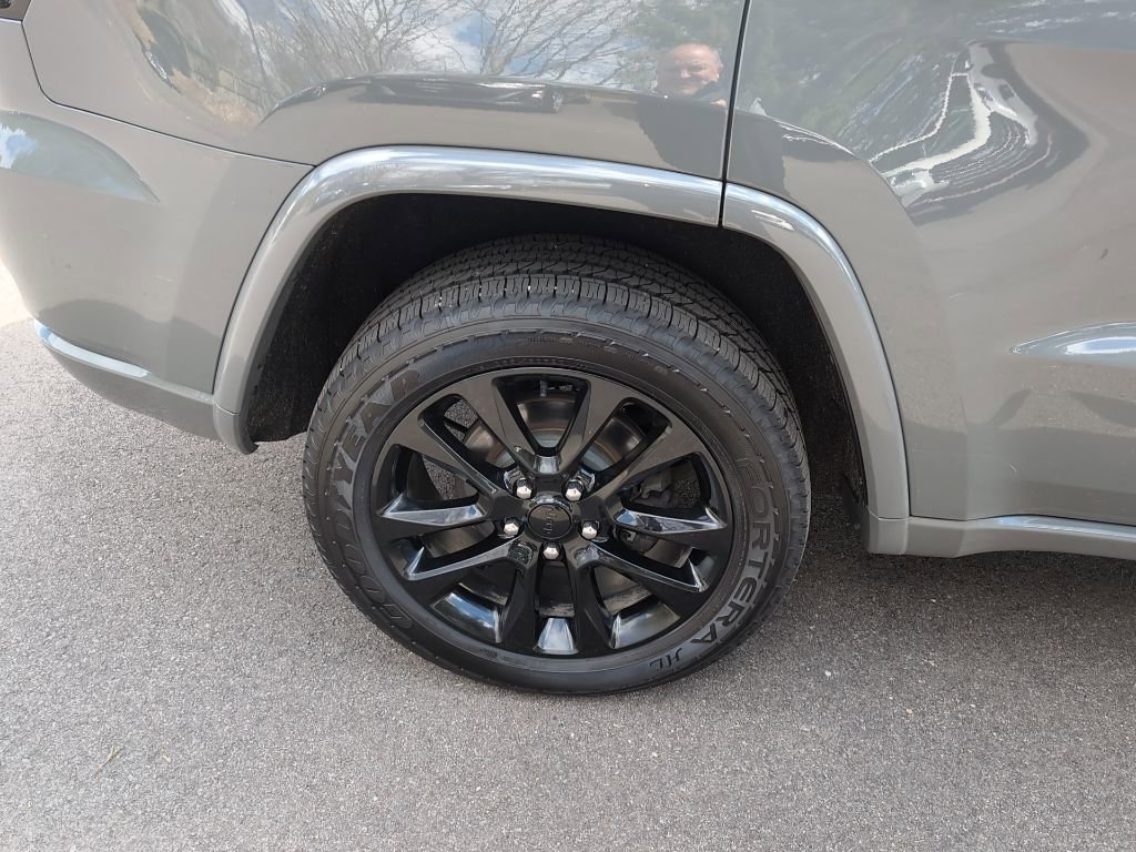 Used 2020 Jeep Grand Cherokee Altitude image 4