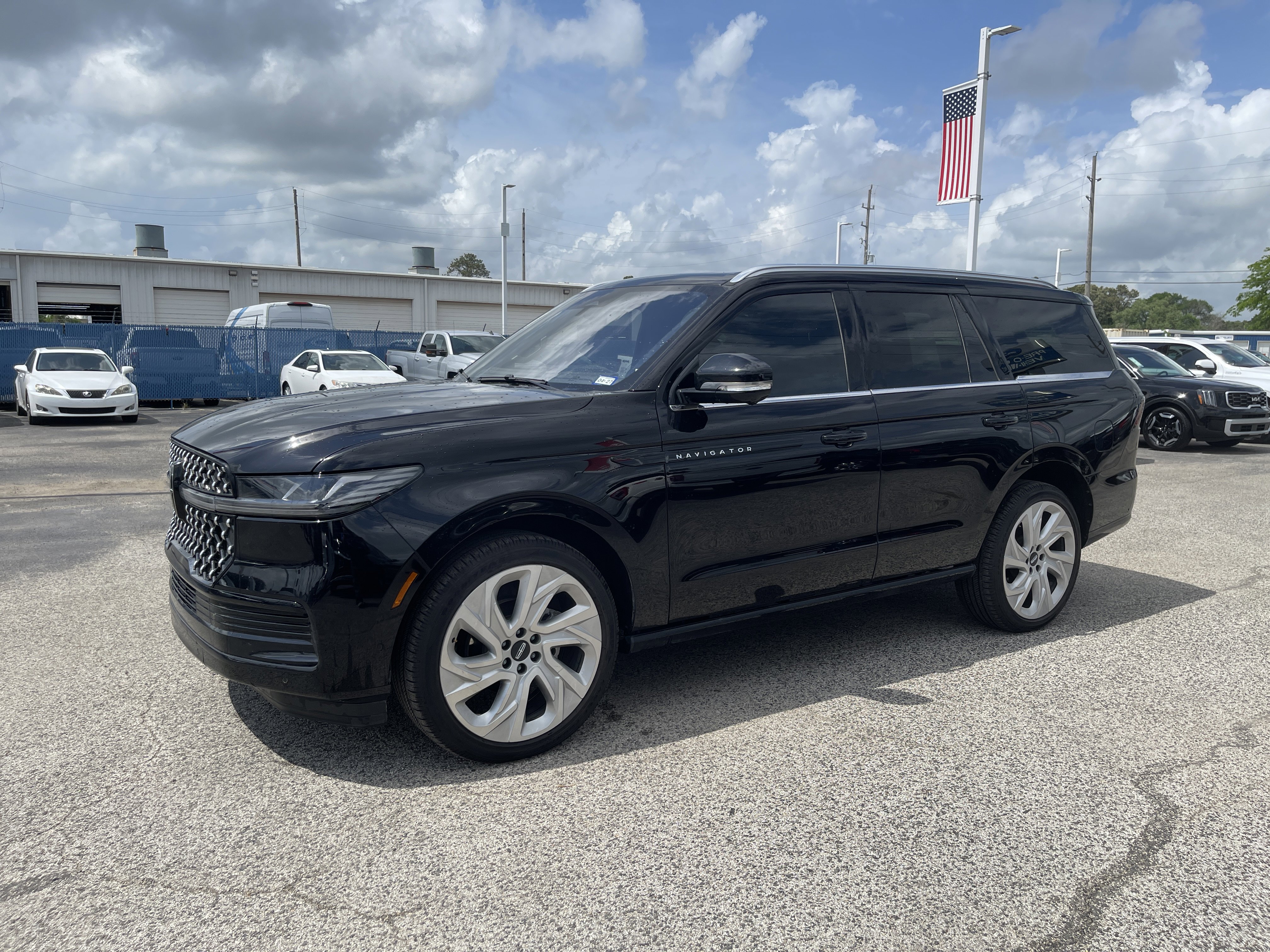 Used 2025 Lincoln Navigator Black Label image 4