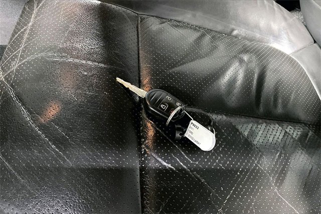 Used 2011 Ford F250 Lariat w/ Snow Plow Prep Pkg image 31