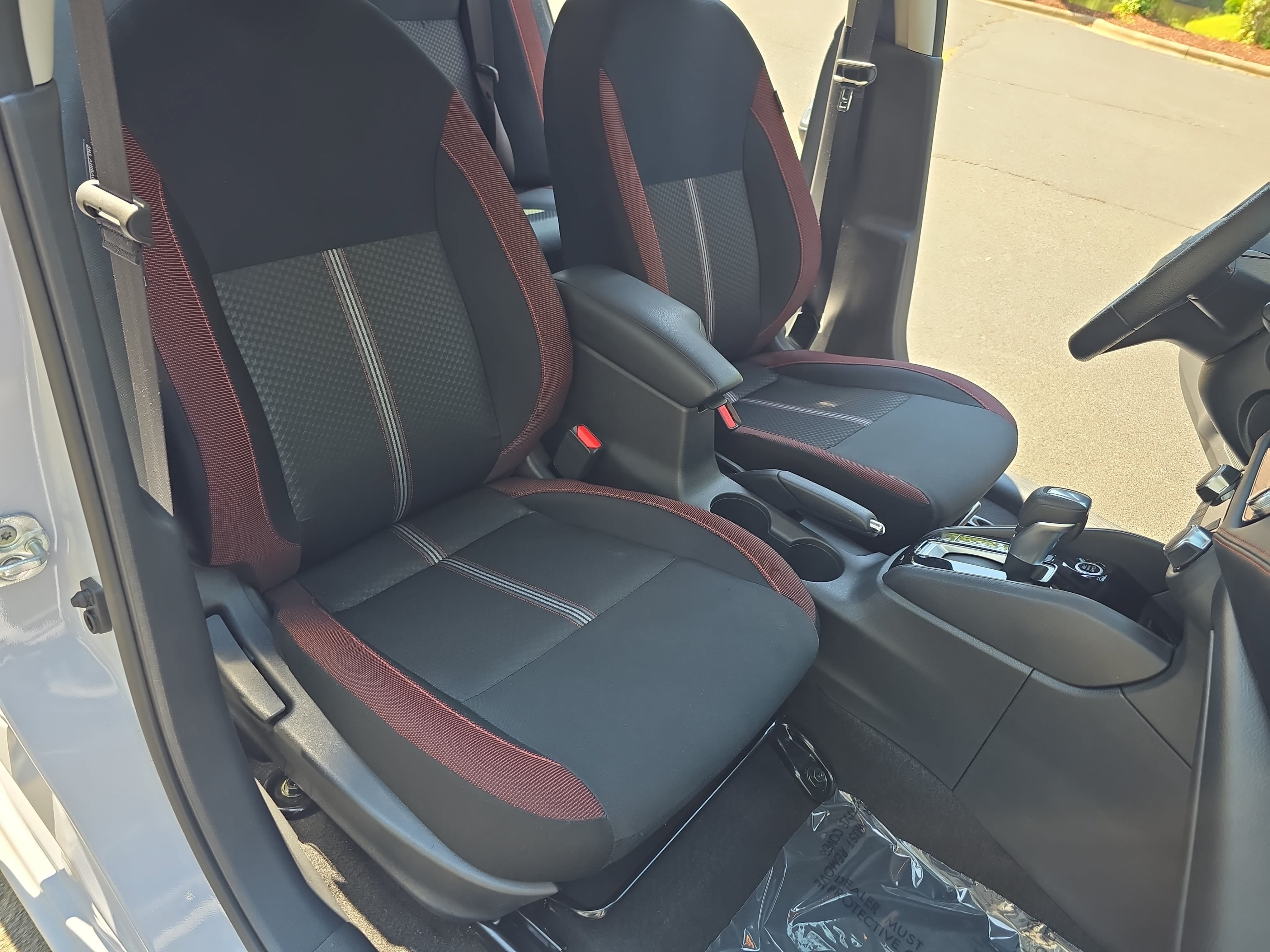Certified 2025 Nissan Versa SR w/ Trunk Package FWD image 10