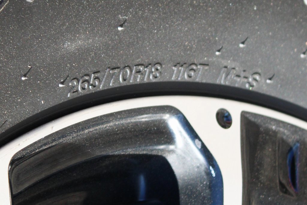 Used 2022 Nissan Titan SV image 43